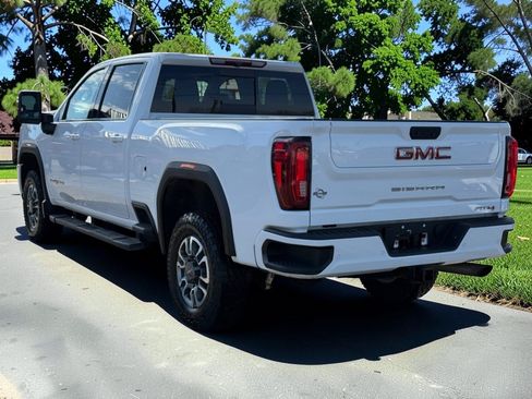 Used 2022 GMC Sierra 2500 AT4 w/ AT4 Preferred Package AWD/4WD image 5