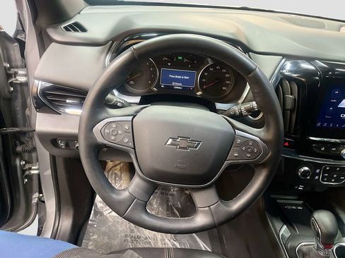 Used 2023 Chevrolet Traverse RS image 11