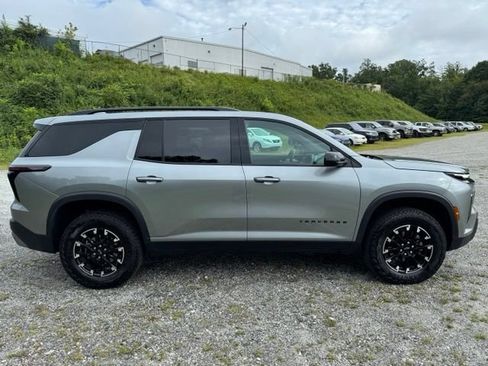 Used 2025 Chevrolet Traverse Z71 AWD/4WD image 11