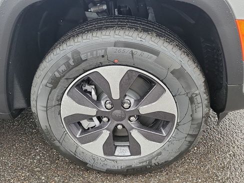 New 2023 Jeep Grand Cherokee 4WD 4xe image 5