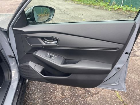 New 2025 Honda Accord SE image 31