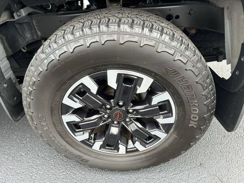 Used 2024 Nissan Frontier PRO-4X AWD/4WD image 10