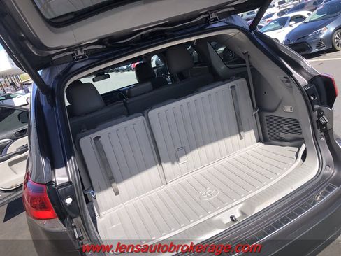 Used 2017 Toyota Highlander Plus image 19