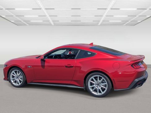 Used 2024 Ford Mustang GT Premium image 3