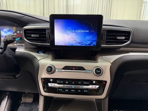 Used 2021 Ford Explorer XLT w/ Equipment Group 202A image 16
