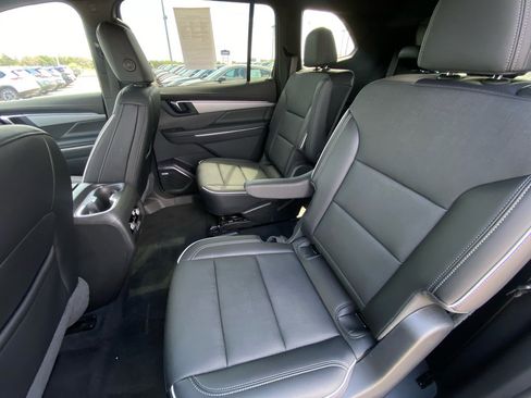 Used 2025 Buick Enclave Preferred FWD image 10