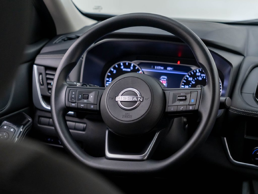 Used 2024 Nissan Rogue SV AWD/4WD image 12