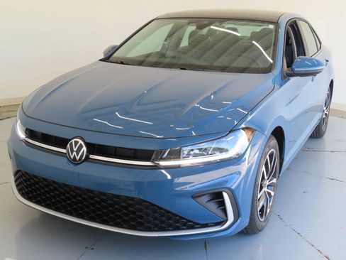 New 2026 Volkswagen Jetta SE FWD image 8