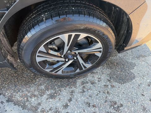 Certified 2024 Subaru Crosstrek 2.0i Premium w/ Popular Package #4 image 9