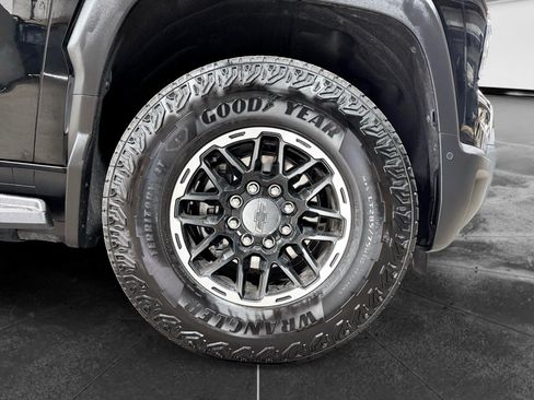 Used 2026 Chevrolet Silverado EV Trail Boss w/ Premium Package AWD/4WD image 40