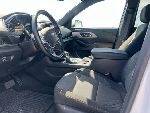 Certified 2023 Chevrolet Traverse LT FWD image 12