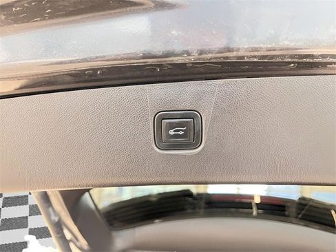 Certified 2022 Chevrolet Blazer Premier w/ Enhanced Convenience Package image 19