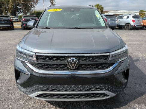Used 2024 Volkswagen Taos SE FWD image 9