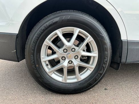 Used 2024 Chevrolet Equinox LT AWD/4WD image 38