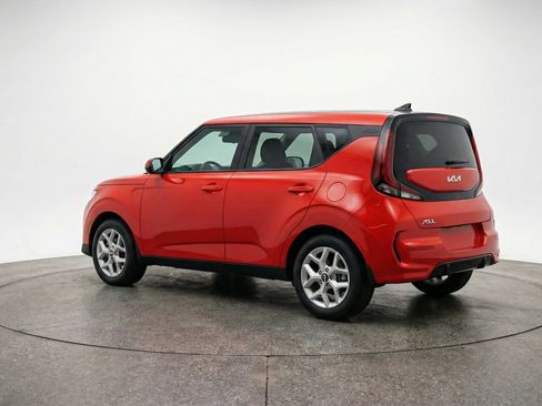 Used 2025 Kia Soul LX w/ LX Technology Package image 6