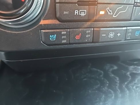 Used 2019 Ford F350 Platinum w/ Platinum Ultimate Package image 18