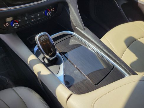 Used 2019 Buick Enclave Essence FWD image 29