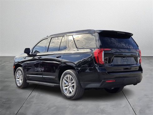 Used 2022 GMC Yukon SLT w/ SLT Premium Package image 3