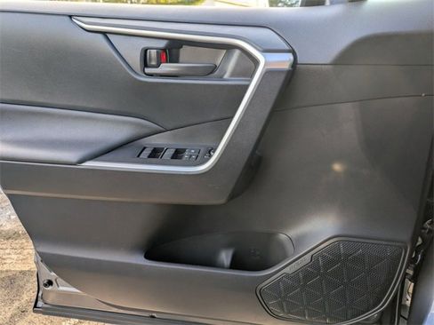 Used 2023 Toyota RAV4 LE image 10