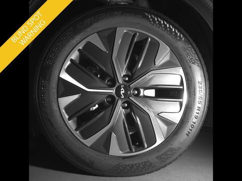 Certified 2024 Kia EV6 Light AWD/4WD image 11