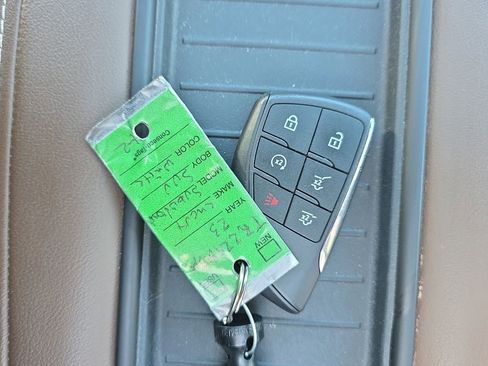 Used 2023 Chevrolet Suburban High Country image 22