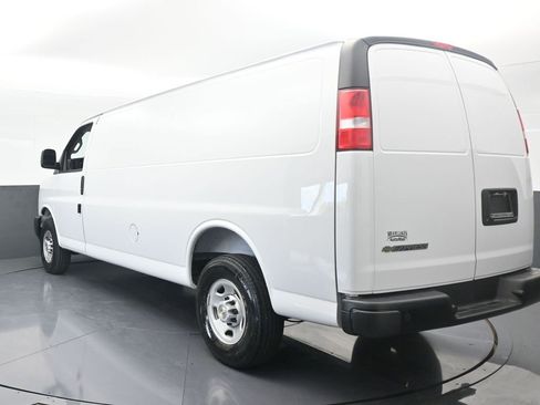 New 2025 Chevrolet Express 3500 Extended w/ Driver Convenience Package image 4