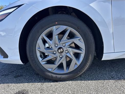 New 2026 Hyundai Elantra Blue image 11