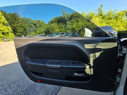 Used 2014 Dodge Challenger R/T RWD image 19