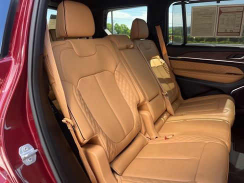 Used 2025 Jeep Grand Cherokee L Summit w/ Advanced Protech Group IV AWD/4WD image 25