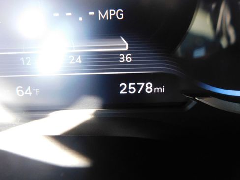 Used 2026 Genesis G70 2.5T image 27