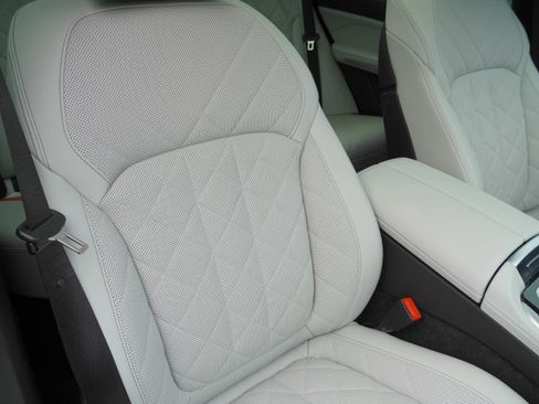 Certified 2025 BMW X5 M60i AWD/4WD image 13