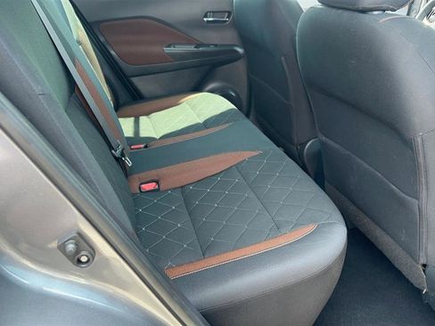 Used 2018 Nissan Kicks SR w/ Exterior Package image 35