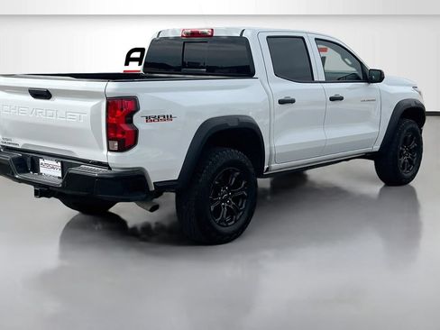 Used 2025 Chevrolet Colorado Trail Boss AWD/4WD image 7