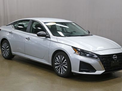 Used 2024 Nissan Altima 2.5 SV