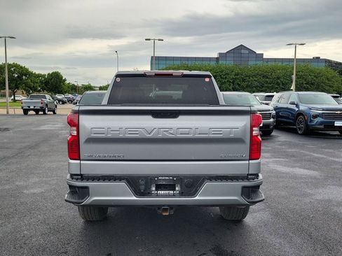 Used 2025 Chevrolet Silverado 1500 Custom image 16