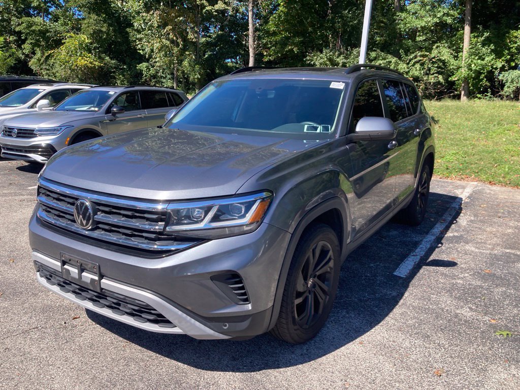 Used 2023 Volkswagen Atlas SE w/ Panoramic Sunroof Package AWD/4WD image 3