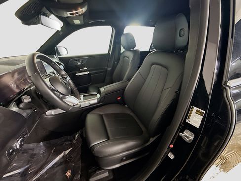 Used 2024 Mercedes-Benz EQB 300 4MATIC image 22