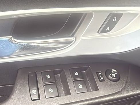 Used 2016 Chevrolet Equinox LT w/ Convenience Package FWD image 12