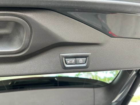 Used 2021 BMW X5 M50i w/ Executive Package image 44