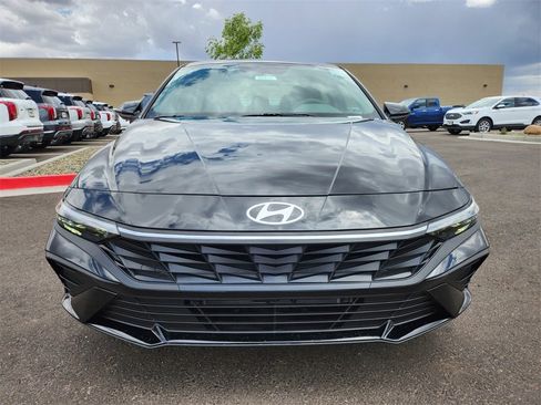 New 2025 Hyundai Elantra SEL image 8