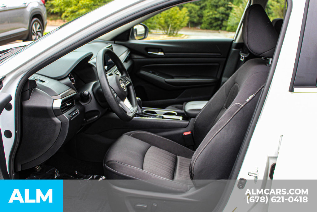 Used 2024 Nissan Altima 2.5 SV FWD image 16
