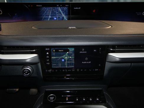New 2026 Lincoln Navigator Reserve AWD/4WD image 13