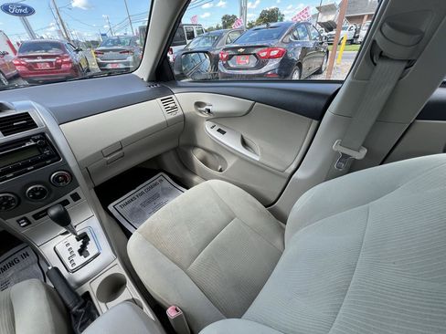 Used 2012 Toyota Corolla LE FWD image 21