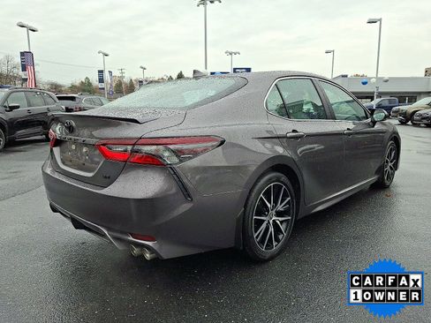 Used 2023 Toyota Camry SE image 8