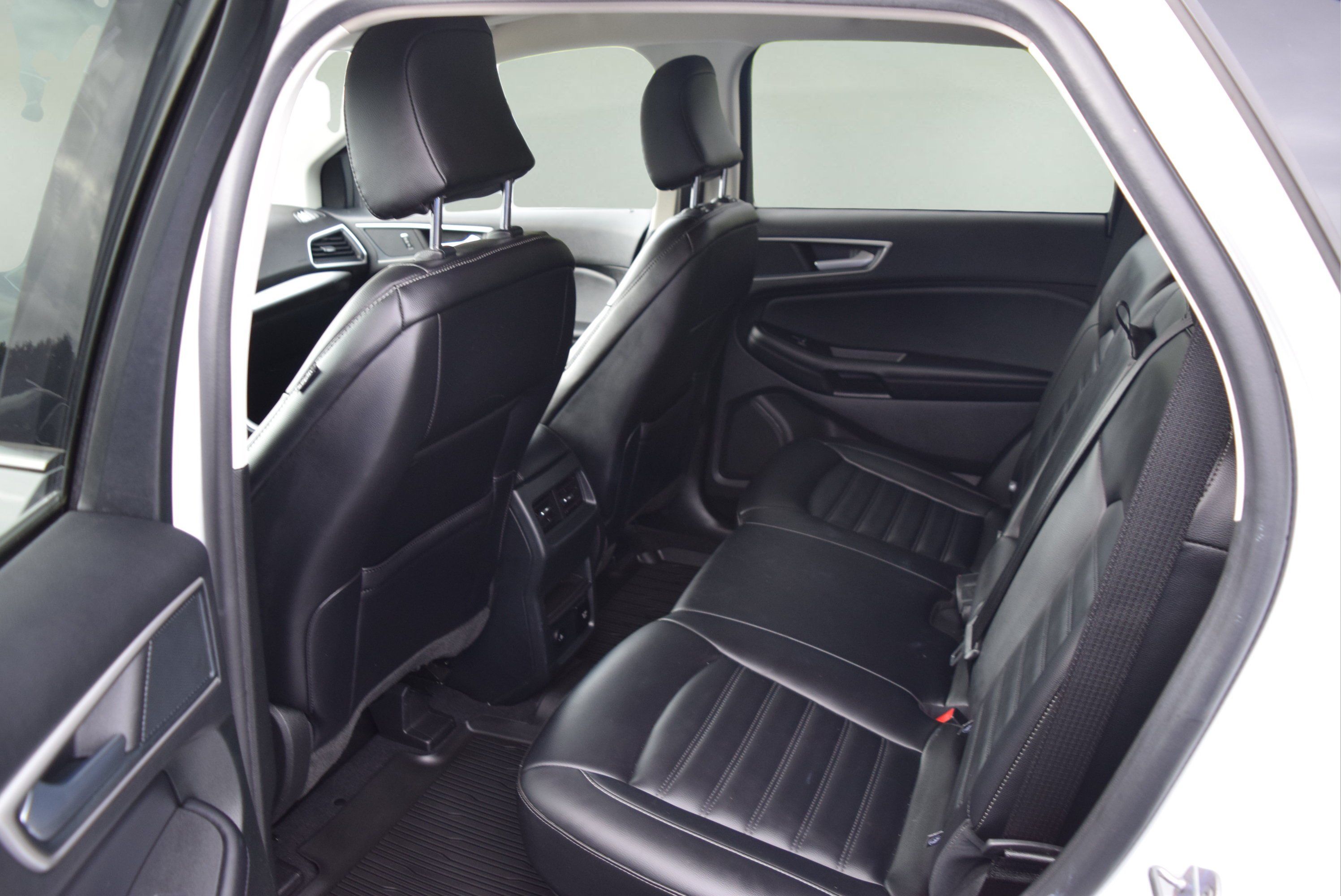 Used 2024 Ford Edge SEL w/ Convenience Package AWD/4WD image 8