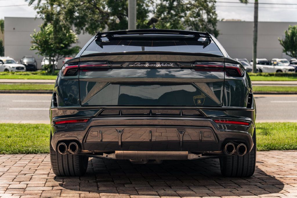 Used 2024 Lamborghini Urus Performante AWD/4WD image 4