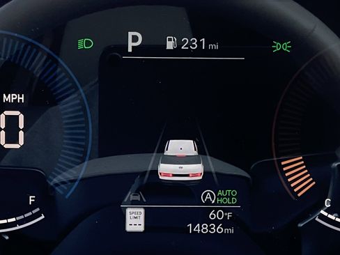 Used 2024 Hyundai Santa Fe SEL image 14