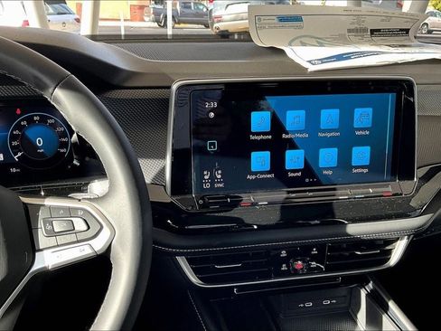 New 2026 Volkswagen Atlas Cross Sport SEL Premium R-Line image 5