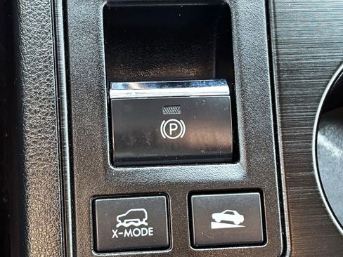 Used 2017 Subaru Outback 3.6R Touring AWD/4WD image 31