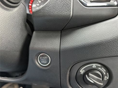 Used 2023 Nissan Frontier PRO-4X w/ Pro Convenience Package AWD/4WD image 25